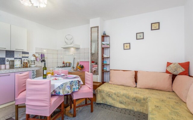 Amazing Home in Silo With Wifi and 1 Bedrooms