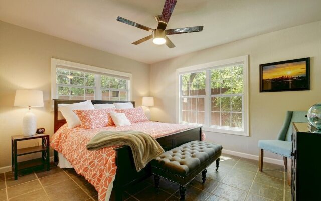 3BR 2BA Elegant Tarrytown House by RedAwning