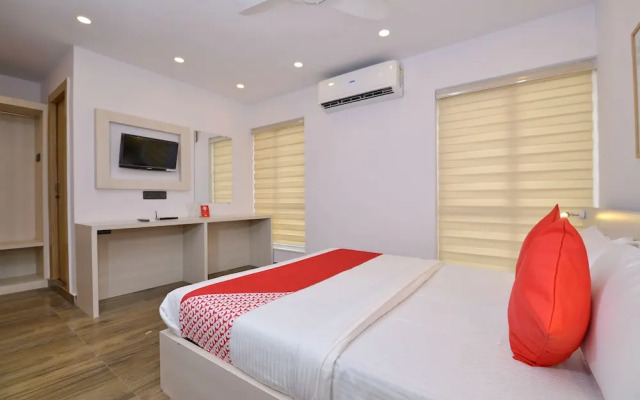 OYO Townhouse 539 Transit Express