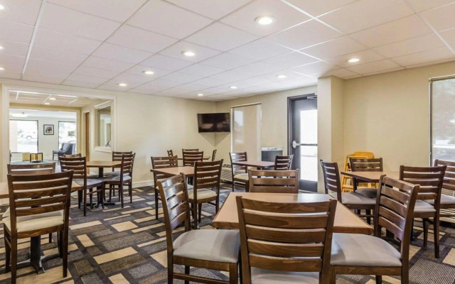 Quality Inn Mt. Pleasant - Charleston