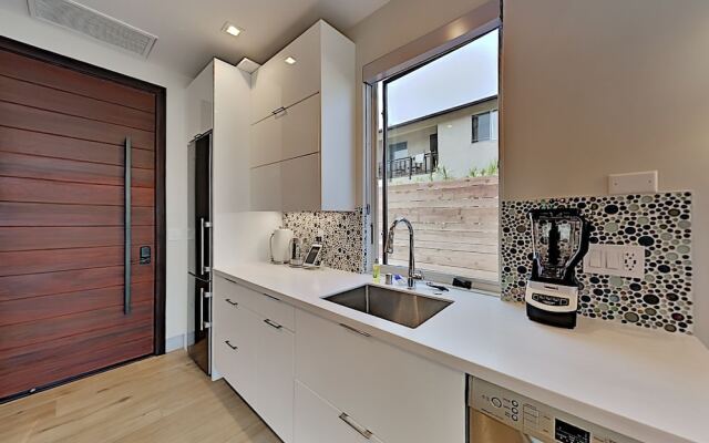 1569lorr Studio Bedroom Home