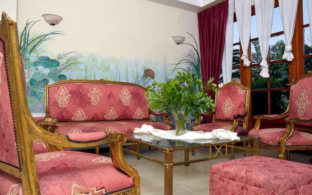 CNic Gemini Hotel