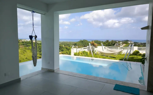 Sunset Villa with Infinity Pool