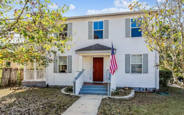 Minutes to the Beach Highlands 4Units
