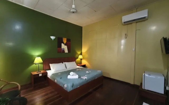 Qurata Riverside Resort