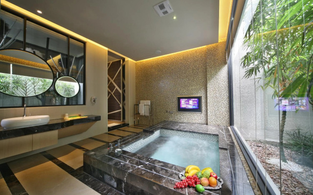 Han Guan Motel