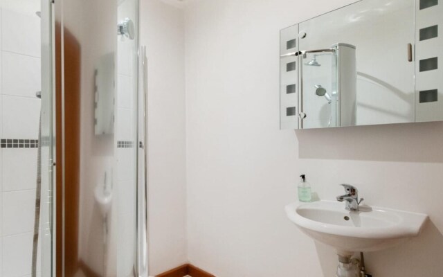 The Southwick Sanctuary - Large & Modern 6bdr with Terrace