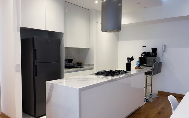 Modern Condesa Getaway w Terrace & Pool