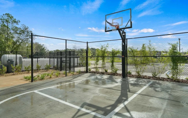 Luxury fun 9BR Near Disney Villa