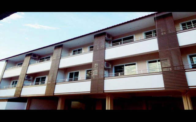 Pornkasem House