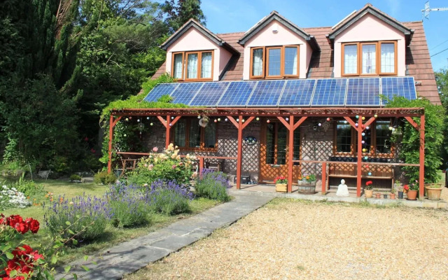 Rural Family Home, 5 Minutes From Clifton Village