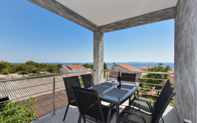 Crowonder Luxury Vir