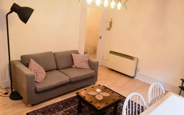 Stylish 2 Bedroom Apartment By Edinburgh Castle