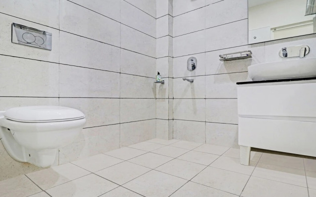 Treebo Kamron Regency Sector 80