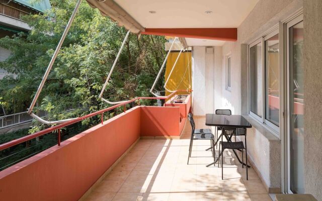 Isopoliteía apt Pnyx Hill building