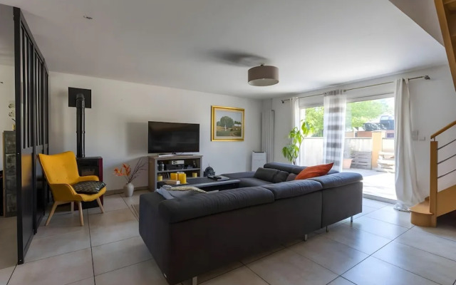 Trackside Retreat - Ideal Base in Le Mans