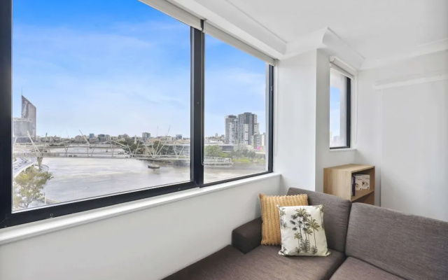 Charming 1-bed Unit in an Unbeatable Location – Balcony – Brisbane