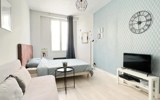 #702 Studio cosy à proximité de Paris 20ème