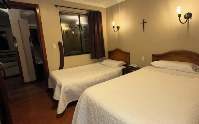Hotel & Suites El Quijote