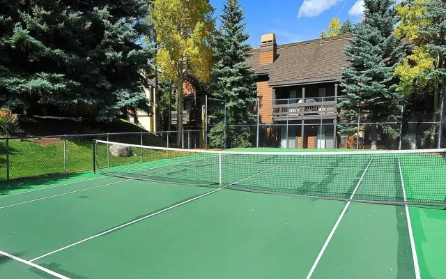 Ridgepoint Townhomes by Beaver Creek Mountain Lodging