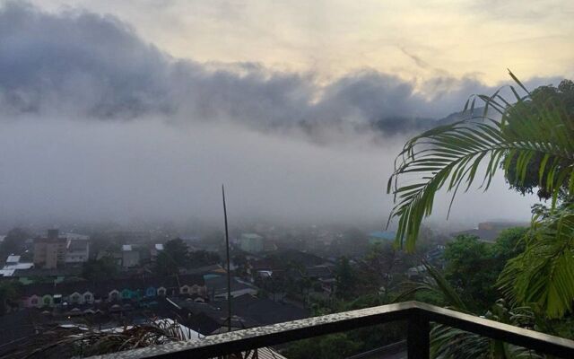 Blue Mountain Phangnga Resort