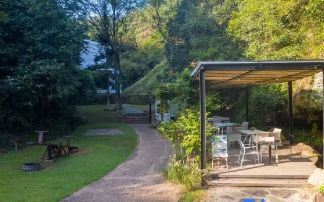 Zizai Pingjiang Wild Luxury Resort