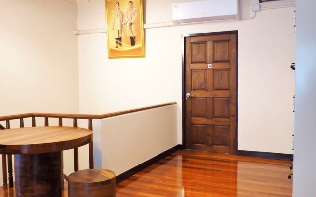 Esse Hostel