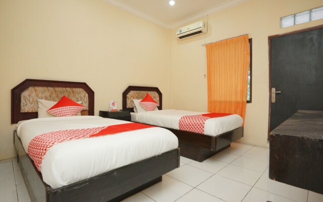 Female Guest House by OYO Rooms