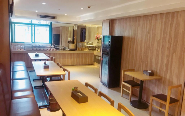 Hanting Hotel (Fuzhou Sanfang Qixiang Dongjiekou Metro Station)