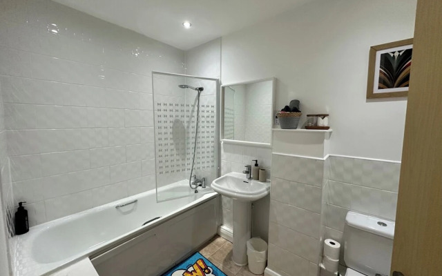 3 Bed-sleeps 6-garden-parking-pets