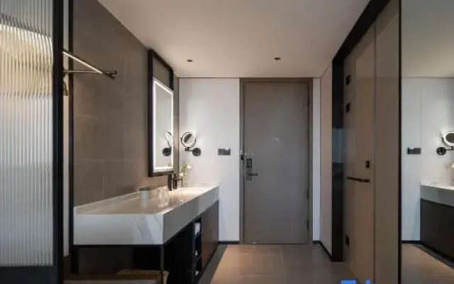 Atour Hotel Urumqi High speed Railway Station North Square