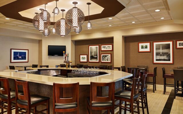 Wyndham College Park North / Washington DC Area