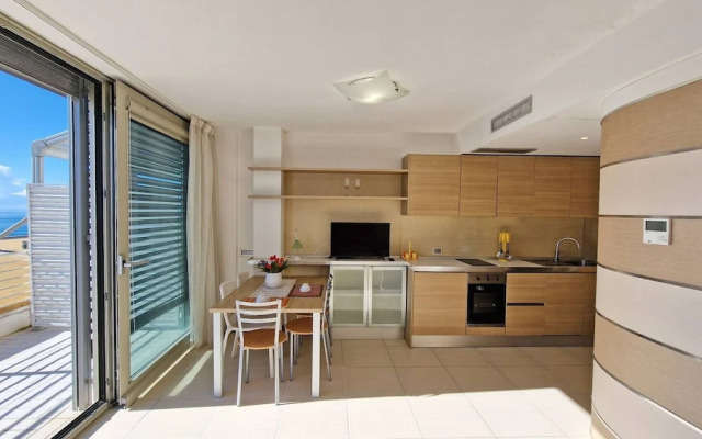 Penthouse Le Vele Sea View 2 Sleeps Air-conditioned