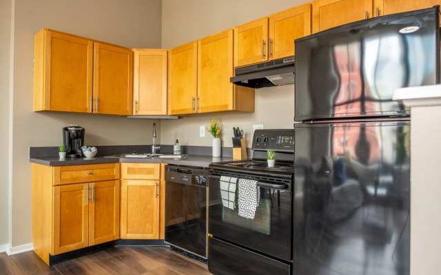FRONTDESK East 8 Loft Apts Downtown Cincinnati