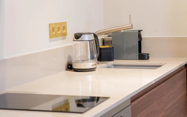 The Den Newly Build Apartment 7-Minutes From Rotterdam City Central Station