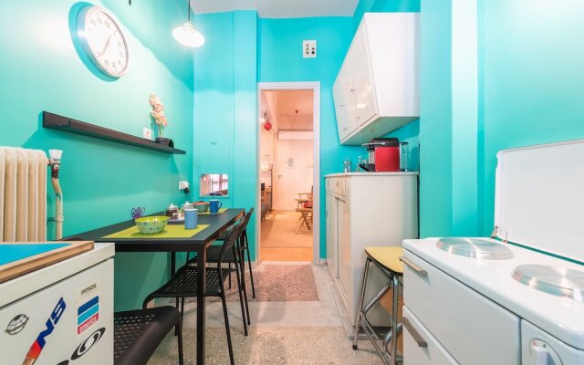 Bright 2 Bed Apartment by Cloudkeys