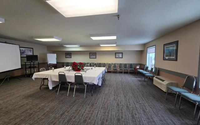 Super 8 Swan River MB