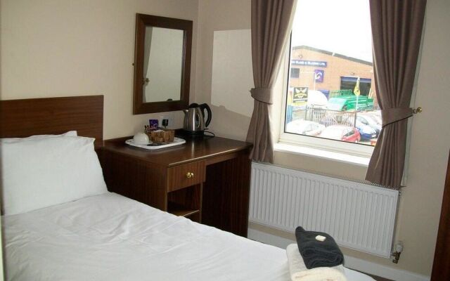 Fitzwilliam Arms Hotel