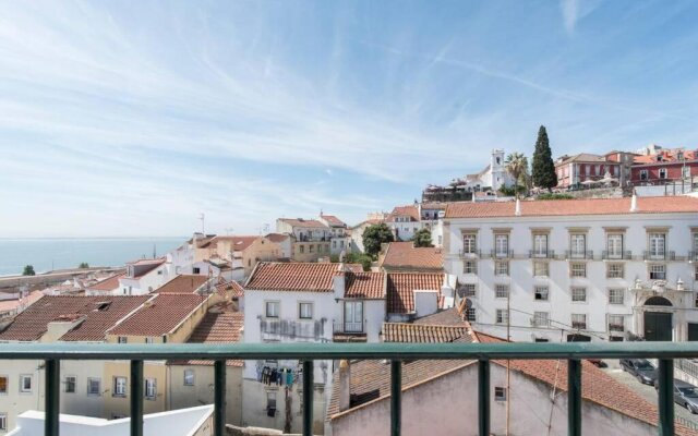 Alfama Stunning River and Historic City Views 2Bedrooms & 2Bathrooms AC Balcony 18th Century Building