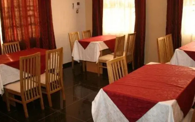Cristabol Place Hotel