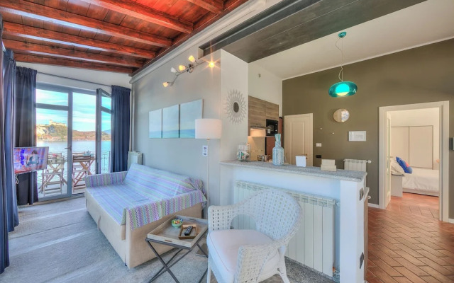 Stella Del Lago Pied Dans L'eau