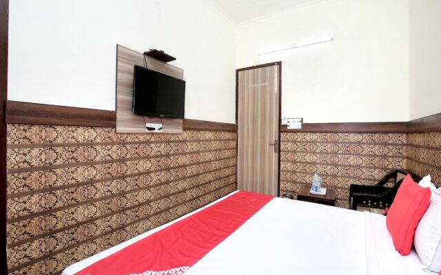 OYO 14784 Angad Residency