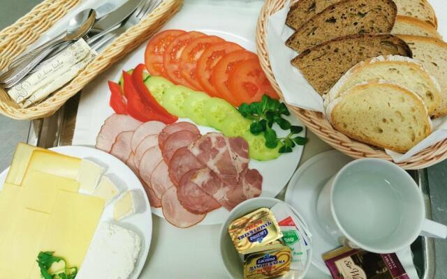 Dworek Złoty Róg Hotel i Restauracja