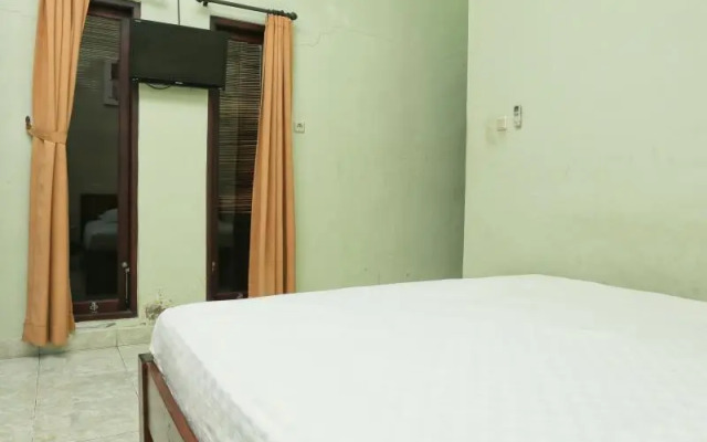 RedDoorz @ Mataram Kuta 3