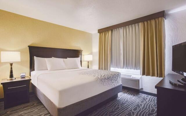 Crystal Inn Hotel & Suites - Logan