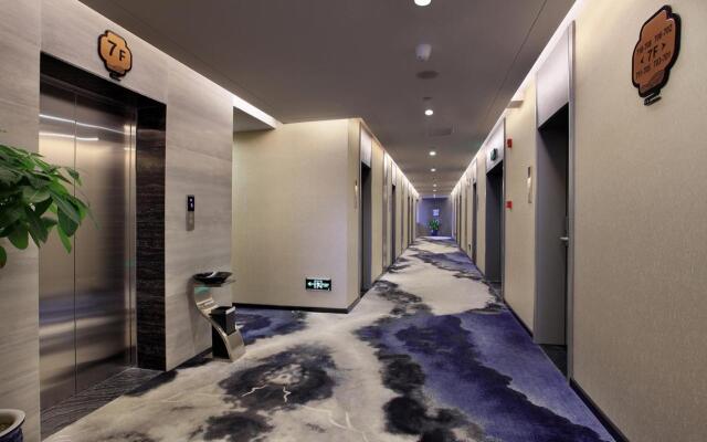 Wing Hotel Guilin - Central Square
