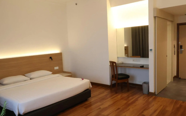 Crystal Crown Hotel Harbour View