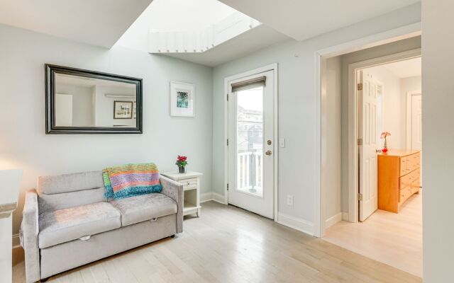 Bright Milford Beach House w/ Outdoor Shower