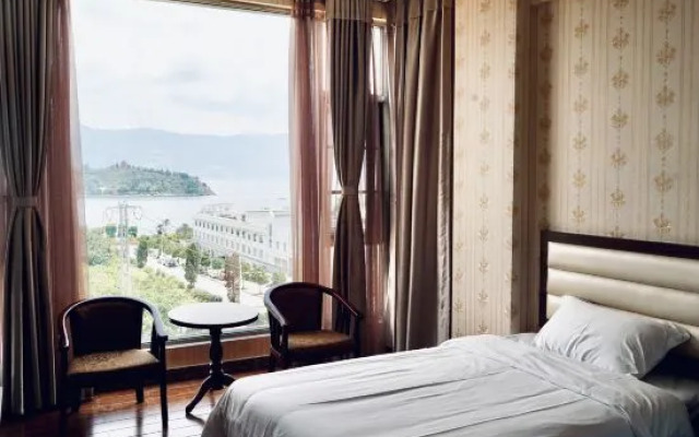 Fuxian Lake Yichen Resort Hotel (Sunshine Coast)