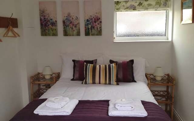 Wisteria Cottage B&B